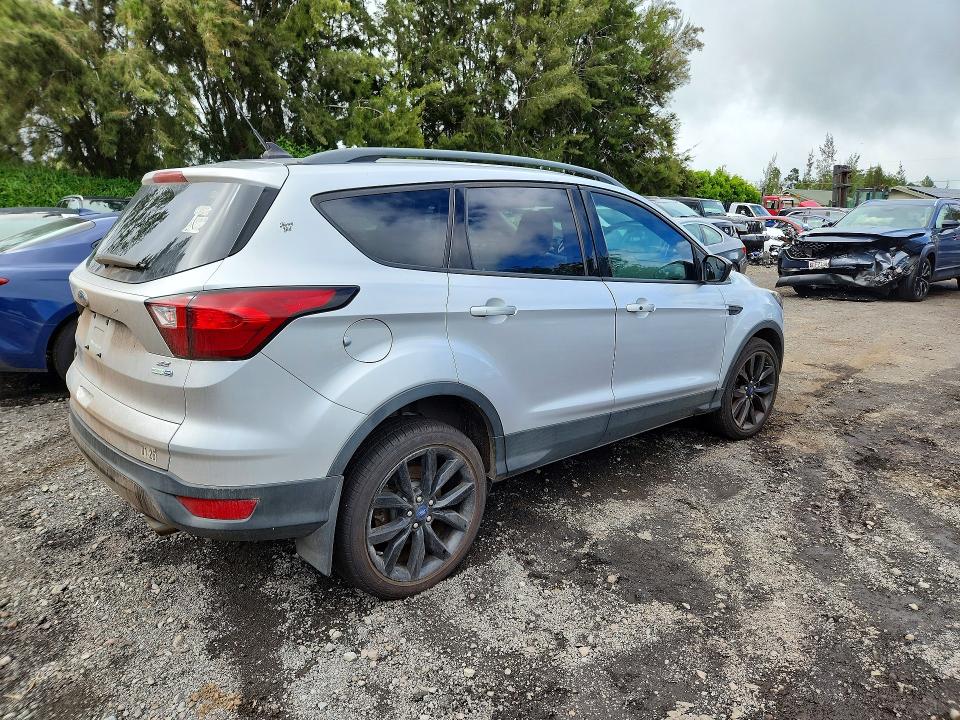 Продажа на аукционе авто 2019 Ford Escape, vin: 1FMCU9GD3KUA07532, номер лота: 55847026