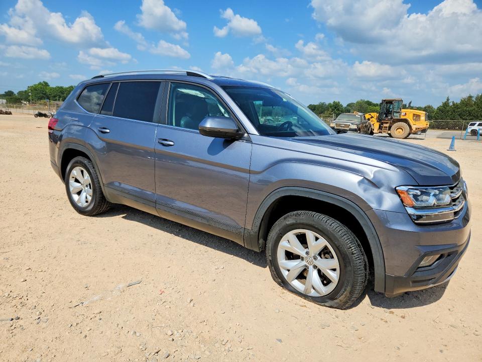 59314806 :رقم المزاد ، 1V2CR2CA8JC571849 vin ، 2018 Volkswagen Atlas مزاد بيع
