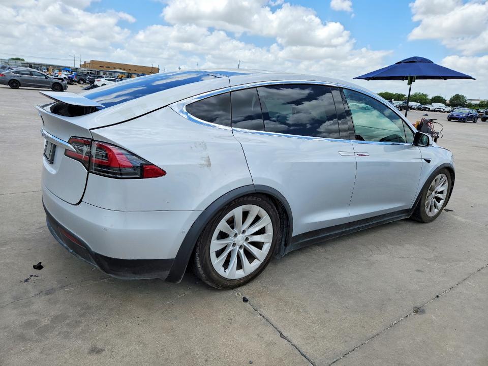 2018 Tesla Model X მანქანა იყიდება აუქციონზე, vin: 5YJXCDE21JF101252, აუქციონის ნომერი: 56291926