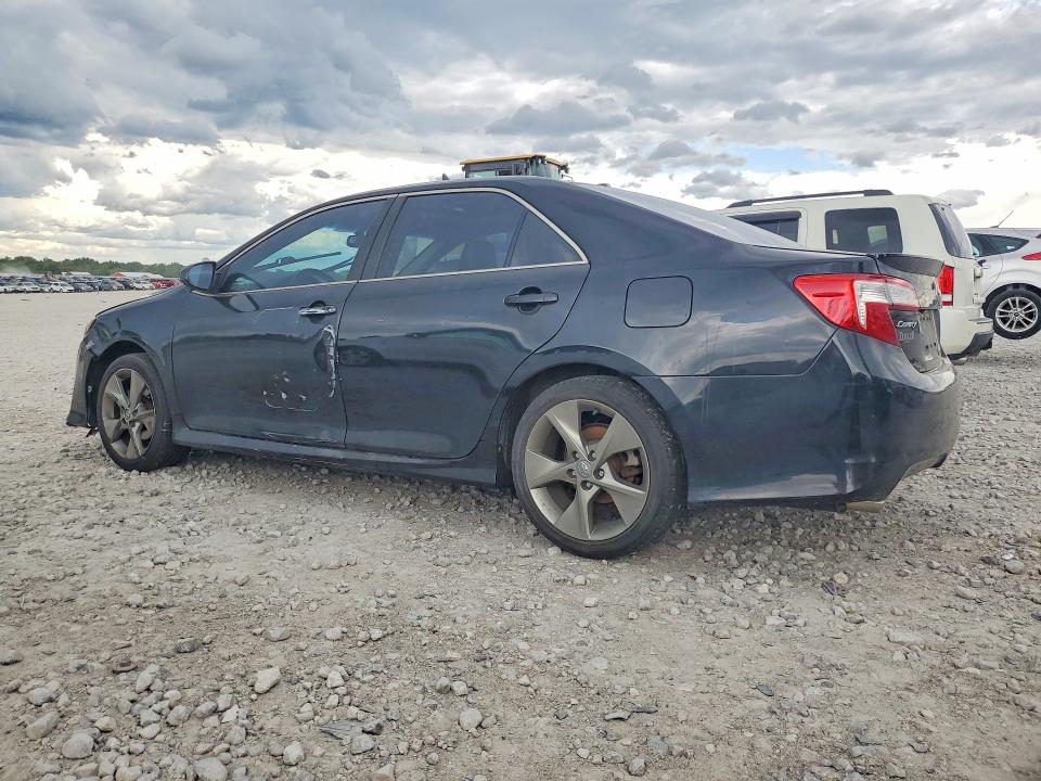 56948146 :رقم المزاد ، 4T1BK1FK7EU544511 vin ، 2014 Toyota Camry مزاد بيع