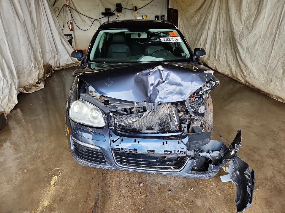 56224826 :رقم المزاد ، 3VWRL7AJ8AM093117 vin ، 2010 Volkswagen Jetta مزاد بيع