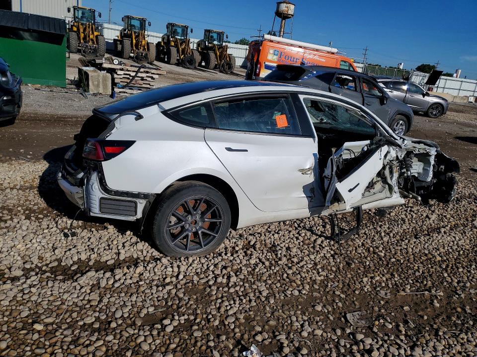 Продажа на аукционе авто 2022 Tesla Model 3, vin: 5YJ3E1EB0NF180541, номер лота: 57454636