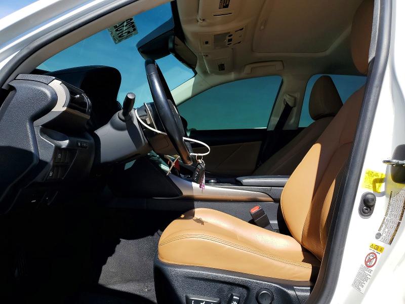 57328966 :رقم المزاد ، JTHCM1D23H5018590 vin ، 2017 Lexus Is مزاد بيع