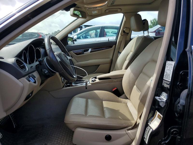 2012 Mercedes-benz C მანქანა იყიდება აუქციონზე, vin: WDDGF8BB1CA648557, აუქციონის ნომერი: 56513646