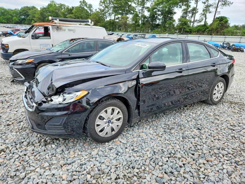 56314006 :رقم المزاد ، 3FA6P0G74KR285755 vin ، 2019 Ford Fusion مزاد بيع