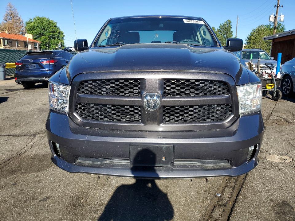 56356966 :رقم المزاد ، 1C6RR7FG0HS702711 vin ، 2017 Ram 1500 مزاد بيع