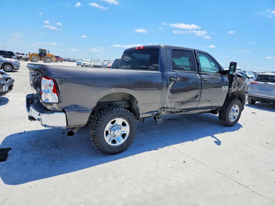 57336486 :رقم المزاد ، 3C6UR5CL7HG767918 vin ، 2017 Ram 2500 مزاد بيع