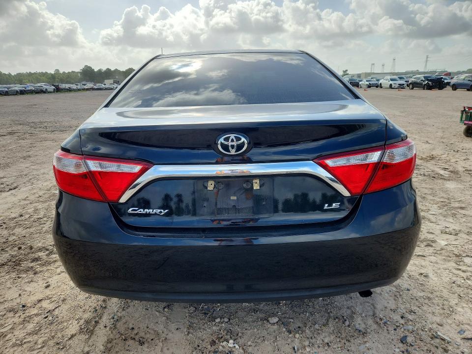 58413026 :رقم المزاد ، 4T1BF1FK8HU814662 vin ، 2017 Toyota Camry مزاد بيع