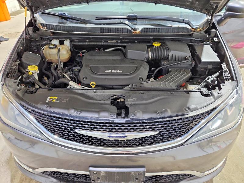58383626 :رقم المزاد ، 2C4RC1BG3HR636086 vin ، 2017 Chrysler Pacifica مزاد بيع