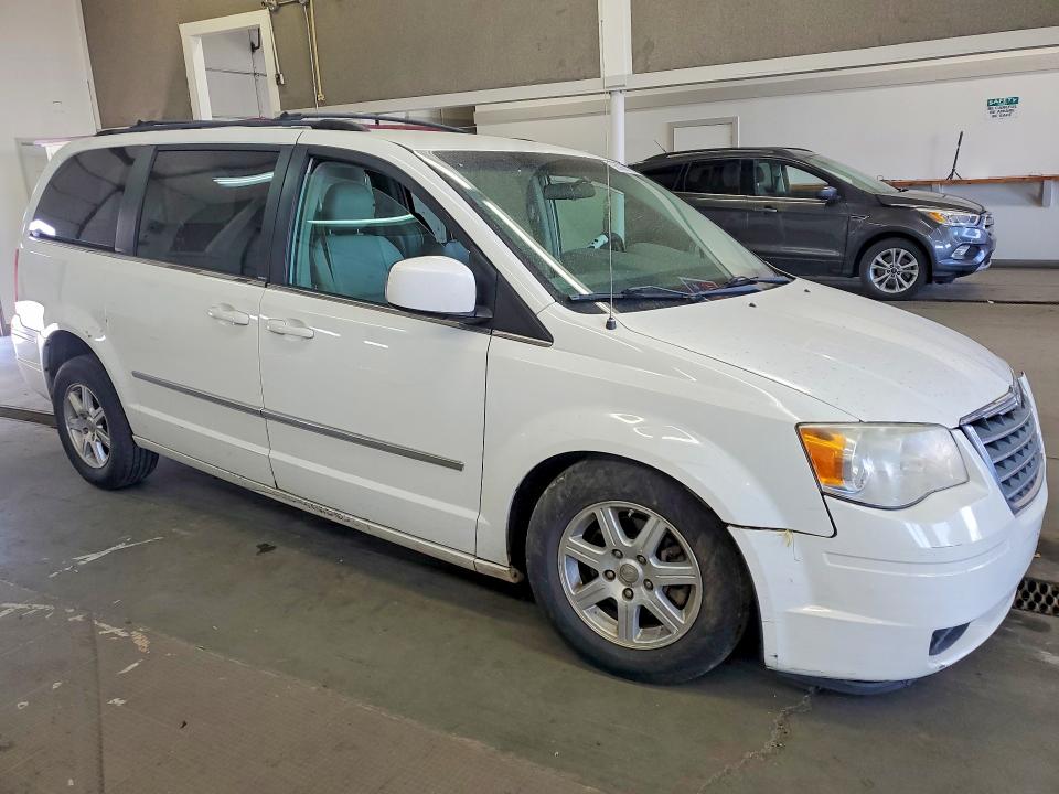 56166176 :رقم المزاد ، 2A8HR54119R640688 vin ، 2009 Chrysler Town & Country مزاد بيع