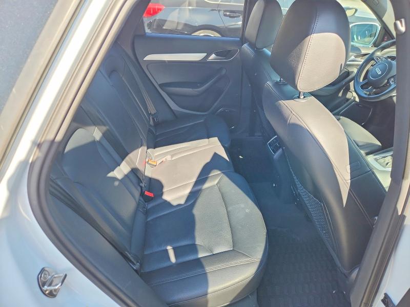 57438736 :رقم المزاد ، WA1JCCFS1JR032663 vin ، 2018 Audi Q3 مزاد بيع