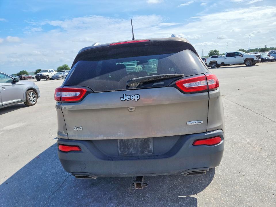 56148456 :رقم المزاد ، 1C4PJLCS3HW602930 vin ، 2017 Jeep Cherokee مزاد بيع