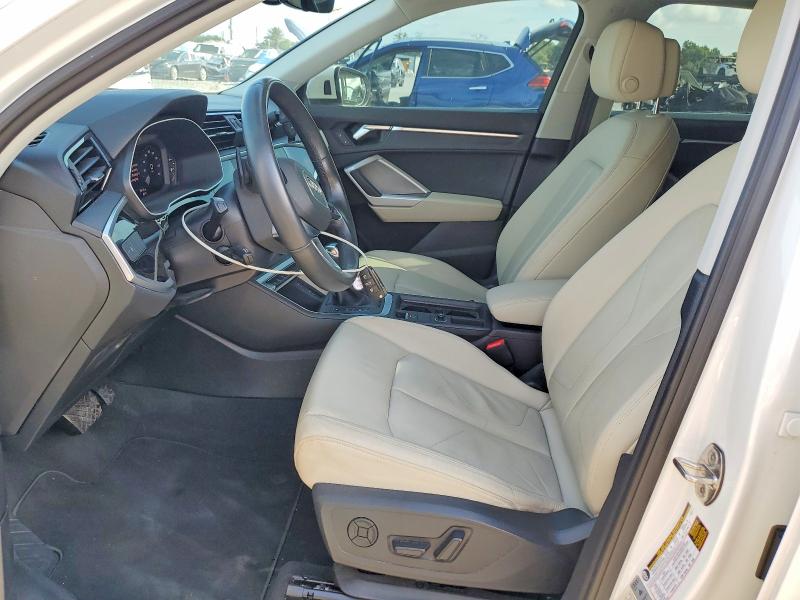 56586756 :رقم المزاد ، WA1DECF33M1098019 vin ، 2021 Audi Q3 مزاد بيع