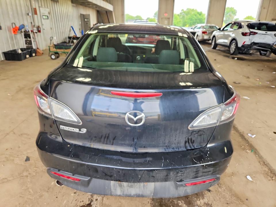 56446606 :رقم المزاد ، JM1BL1VF1B1478430 vin ، 2011 Mazda 3 مزاد بيع