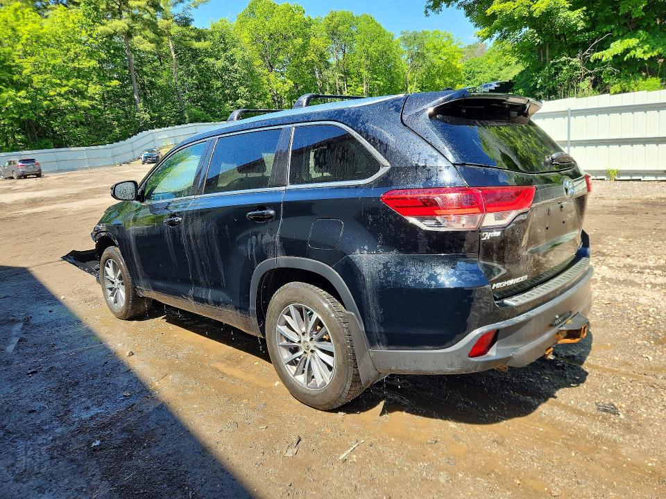 2017 Toyota Highlander მანქანა იყიდება აუქციონზე, vin: 5TDJZRFH2HS417589, აუქციონის ნომერი: 55318616