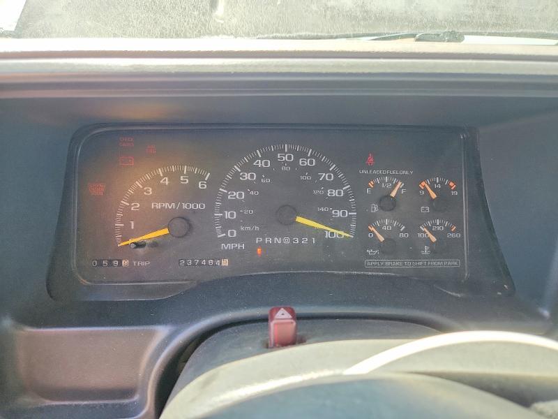 Продаж на аукціоні авто 1998 Chevrolet Suburban, vin: 1GNGK26JXWJ323969, номер лоту: 57490356