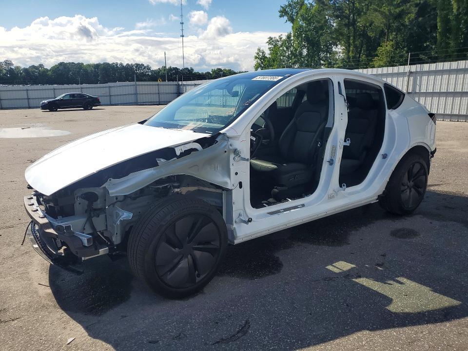 57607386 :رقم المزاد ، 7SAYGDEE8TA605061 vin ، 2026 Tesla Model Y مزاد بيع