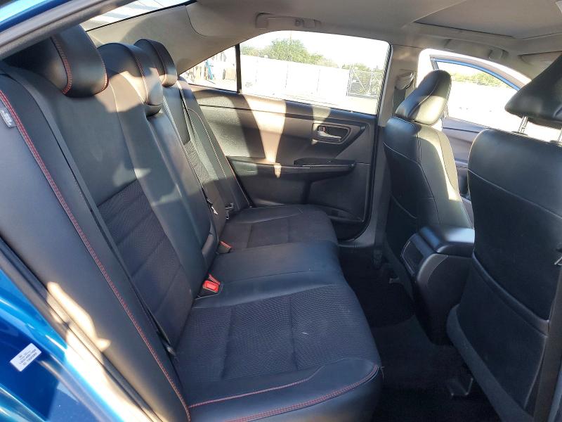 55706556 :رقم المزاد ، 4T1BF1FK3HU800877 vin ، 2017 Toyota Camry مزاد بيع