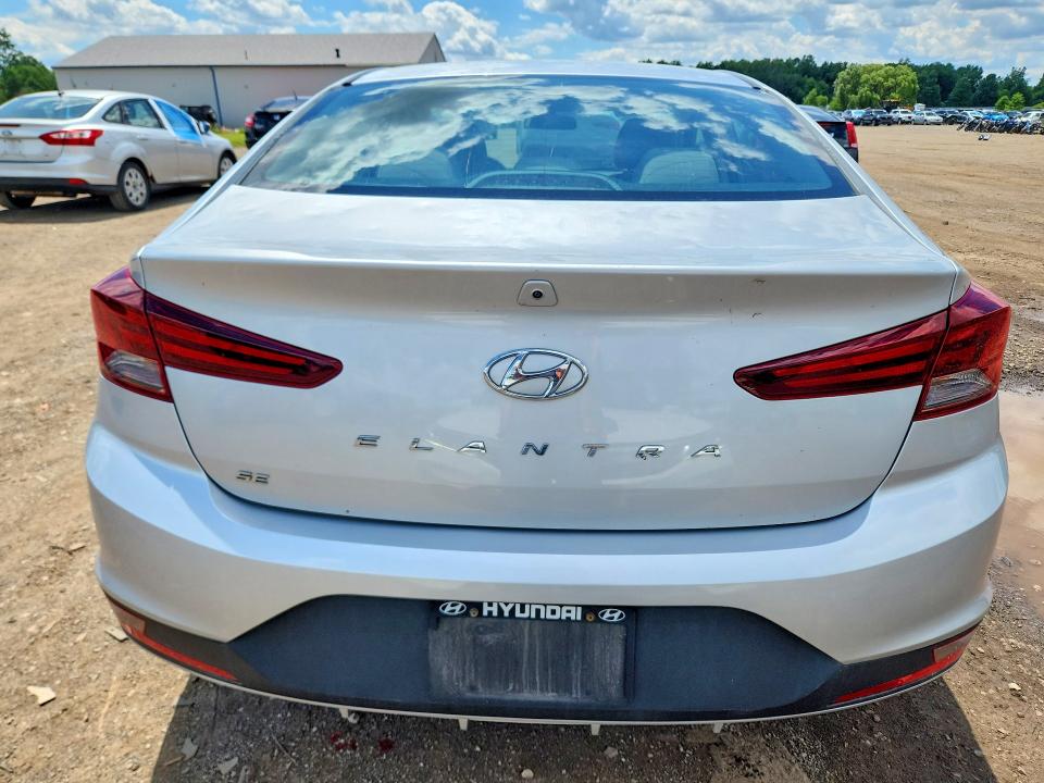 57637306 :رقم المزاد ، 5NPD74LF8KH493579 vin ، 2019 Hyundai Elantra مزاد بيع