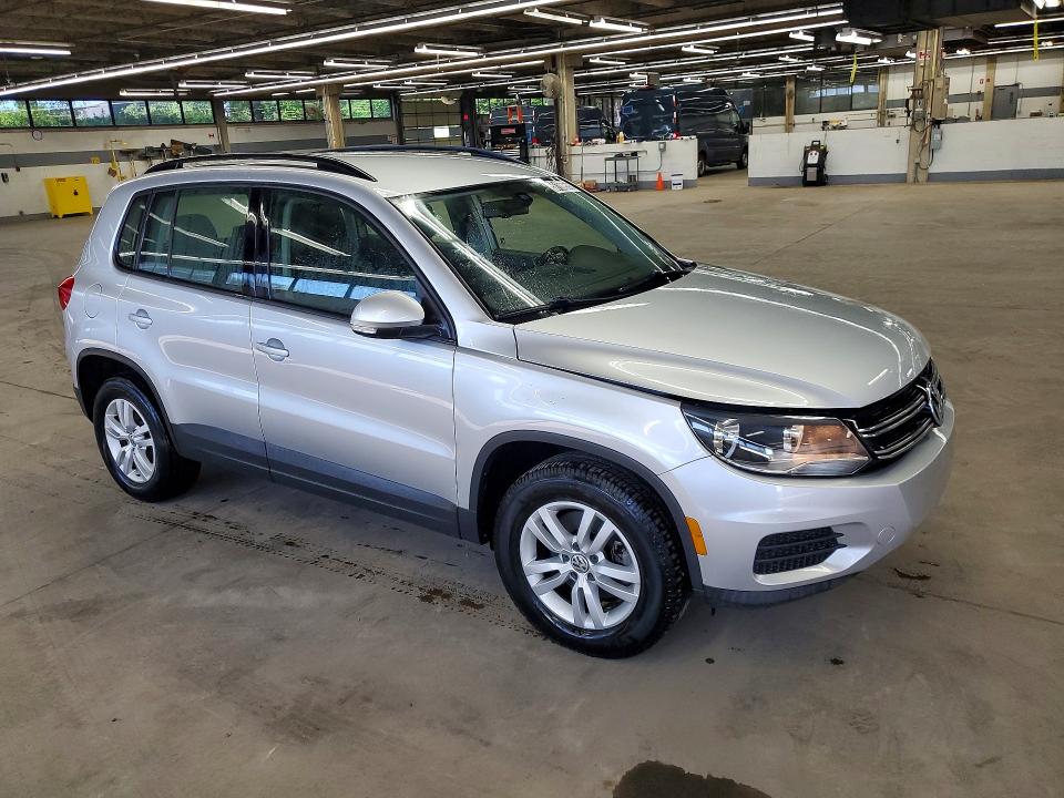 2017 Volkswagen Tiguan მანქანა იყიდება აუქციონზე, vin: WVGBV7AX2HK013102, აუქციონის ნომერი: 56166956