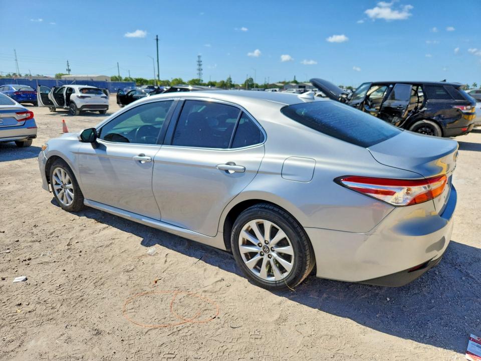 2019 Toyota Camry მანქანა იყიდება აუქციონზე, vin: 4T1B11HK0KU284979, აუქციონის ნომერი: 57712776