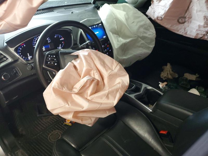 Продажа на аукционе авто 2015 Cadillac Srx, vin: 3GYFNBE34FS633753, номер лота: 55846316