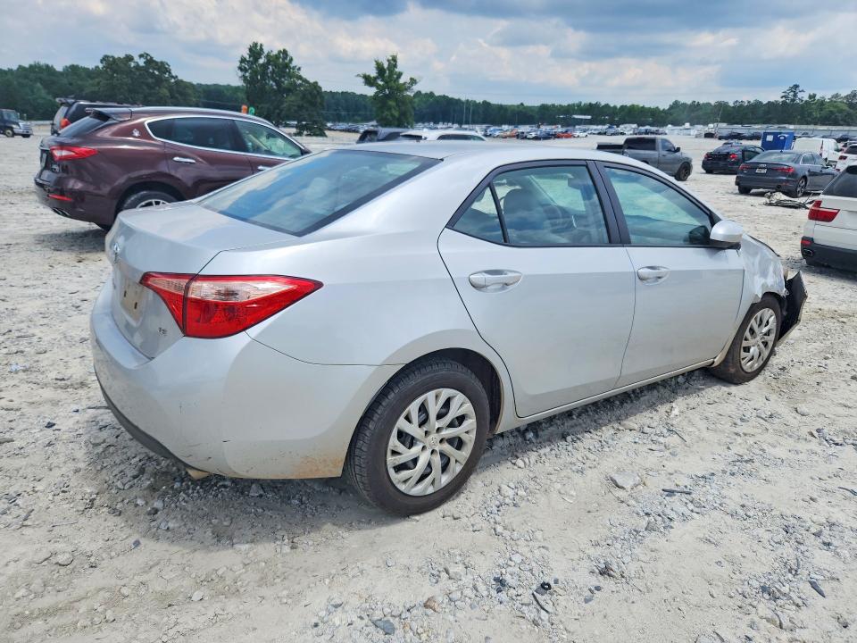 56457396 :رقم المزاد ، 5YFBURHE9HP718598 vin ، 2017 Toyota Corolla مزاد بيع