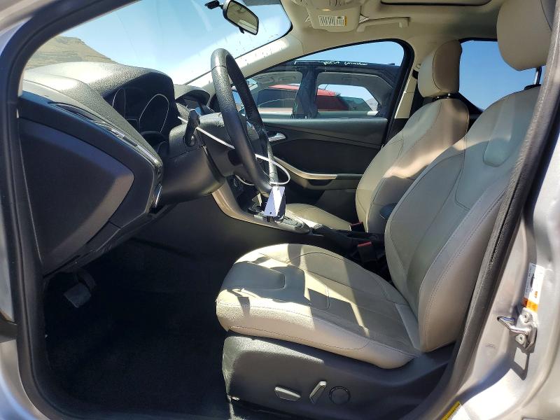 56718506 :رقم المزاد ، 1FADP3N26FL385957 vin ، 2015 Ford Focus مزاد بيع