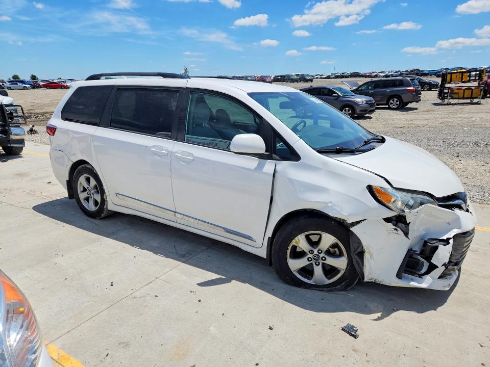 55943016 :رقم المزاد ، 5TDKZ3DCXKS966313 vin ، 2019 Toyota Sienna مزاد بيع