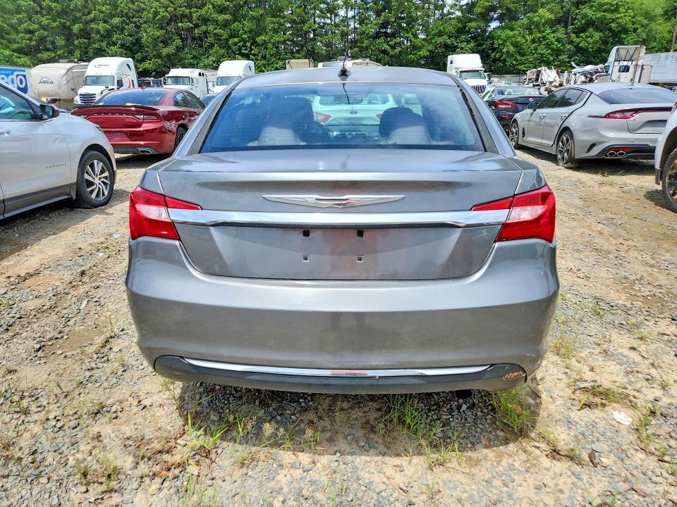 Продажа на аукционе авто 2013 Chrysler 200, vin: 1C3CCBBB8DN728211, номер лота: 58601546