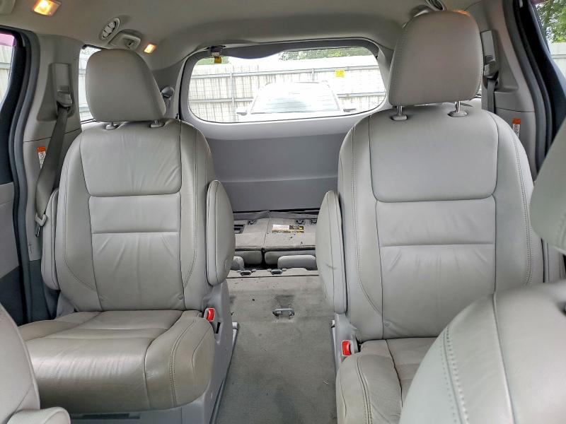 Продажа на аукционе авто 2018 Toyota Sienna, vin: 5TDDZ3DC3JS206294, номер лота: 58763576