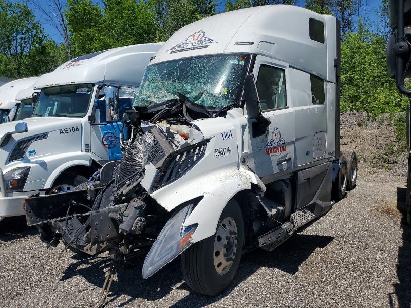 53051716 :رقم المزاد ، 4V4BC9EH2TN698884 vin ، 2026 Volvo Vnl (4) مزاد بيع