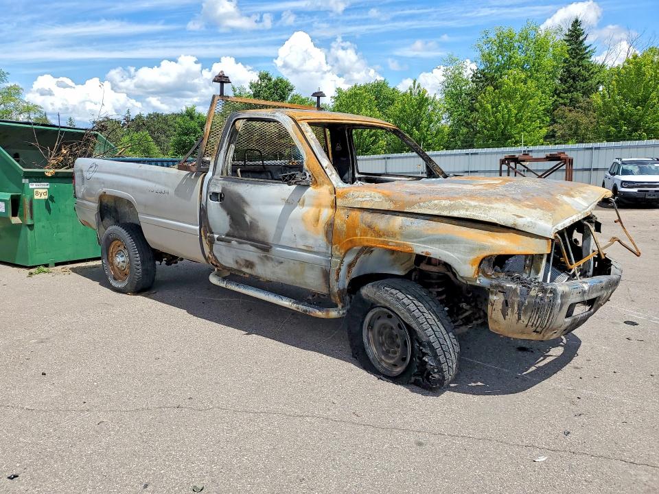 2001 Dodge Ram 2500 მანქანა იყიდება აუქციონზე, vin: 3B7KF26Z61M269630, აუქციონის ნომერი: 57685796