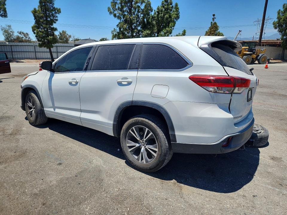 Продаж на аукціоні авто 2018 Toyota Highlander, vin: 5TDZZRFH9JS251239, номер лоту: 57253456