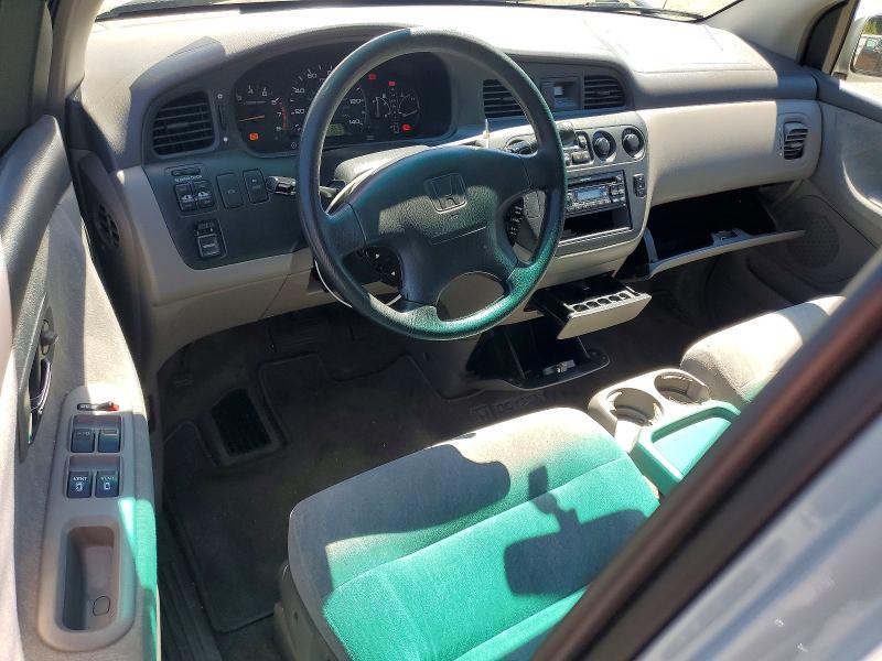56631366 :رقم المزاد ، 2HKRL186X1H520143 vin ، 2001 Honda Odyssey مزاد بيع