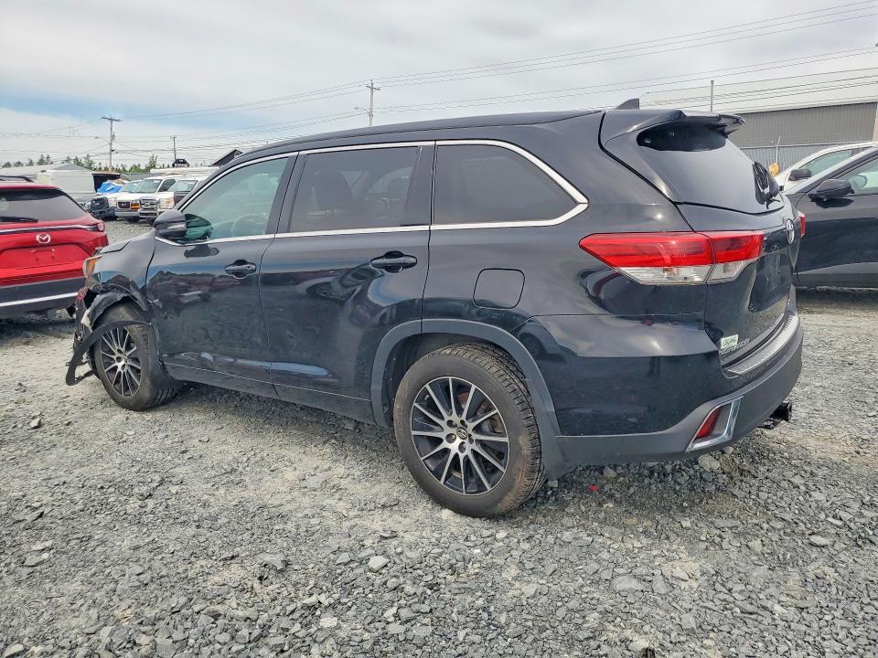 56754056 :رقم المزاد ، 5TDJZRFH4JS523628 vin ، 2018 Toyota Highlander مزاد بيع