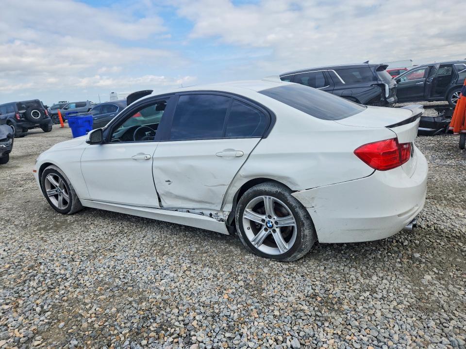 55835366 :رقم المزاد ، WBA3B5G50ENS09980 vin ، 2014 Bmw 328 مزاد بيع