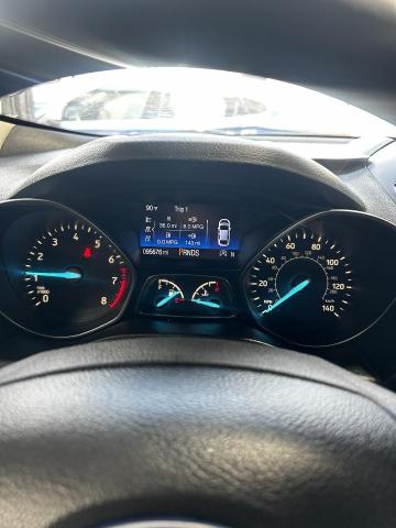 2017 Ford Escape მანქანა იყიდება აუქციონზე, vin: 1FMCU0GD5HUD87509, აუქციონის ნომერი: 58747006
