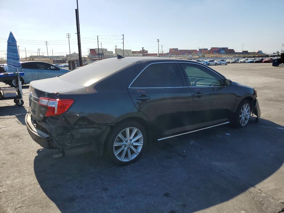 2012 Toyota Camry Hybrid მანქანა იყიდება აუქციონზე, vin: 4T1BD1FKXCU018462, აუქციონის ნომერი: 57588226