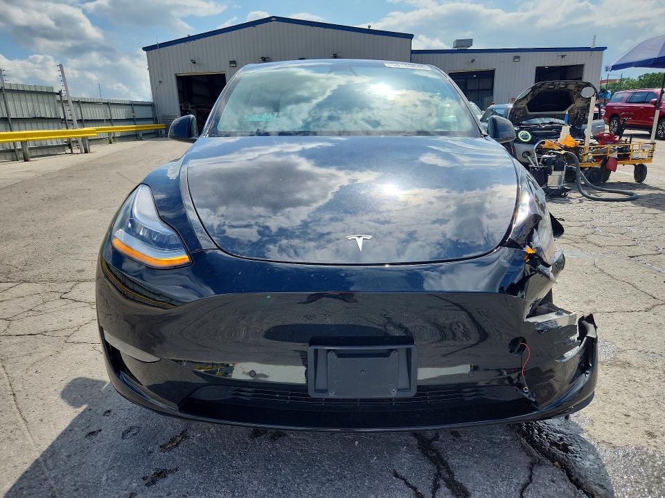 56185046 :رقم المزاد ، 5YJYGDEE6MF088652 vin ، 2021 Tesla Model Y مزاد بيع