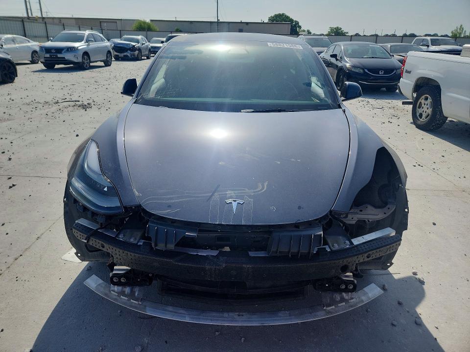 58821586 :رقم المزاد ، 5YJ3E1EB9NF163933 vin ، 2022 Tesla Model 3 مزاد بيع
