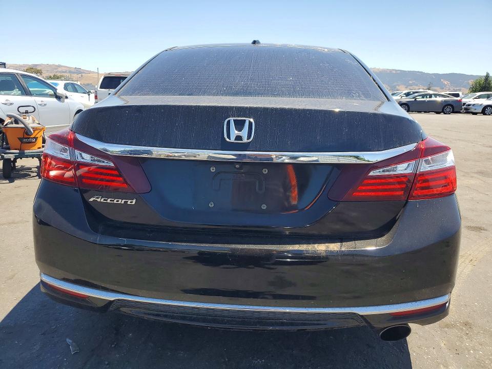 Продажа на аукционе авто 2017 Honda Accord, vin: 1HGCR2F85HA008968, номер лота: 55725846