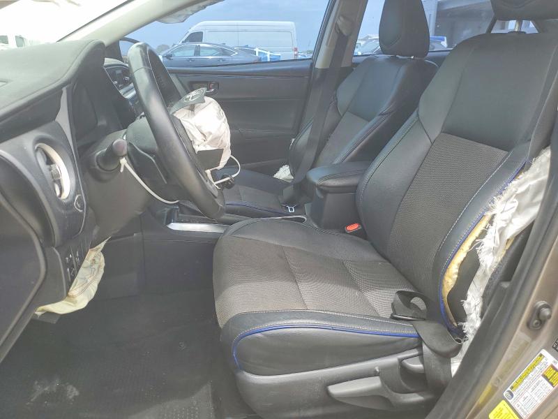 55570526 :رقم المزاد ، 2T1BURHE6JC014977 vin ، 2018 Toyota Corolla مزاد بيع