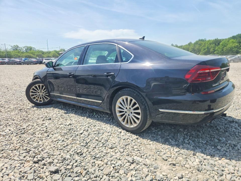 56151406 :رقم المزاد ، 1VWBT7A37HC044330 vin ، 2017 Volkswagen Passat مزاد بيع