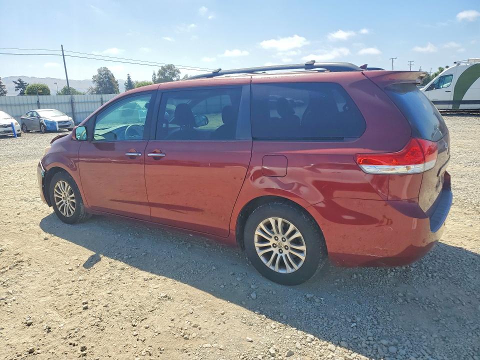 2011 Toyota Sienna მანქანა იყიდება აუქციონზე, vin: 5TDYK3DC0BS080631, აუქციონის ნომერი: 57601136