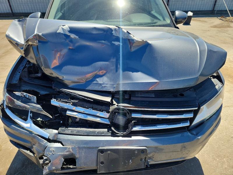 57091706 :رقم المزاد ، 3VV3B7AX2KM121643 vin ، 2019 Volkswagen Tiguan مزاد بيع