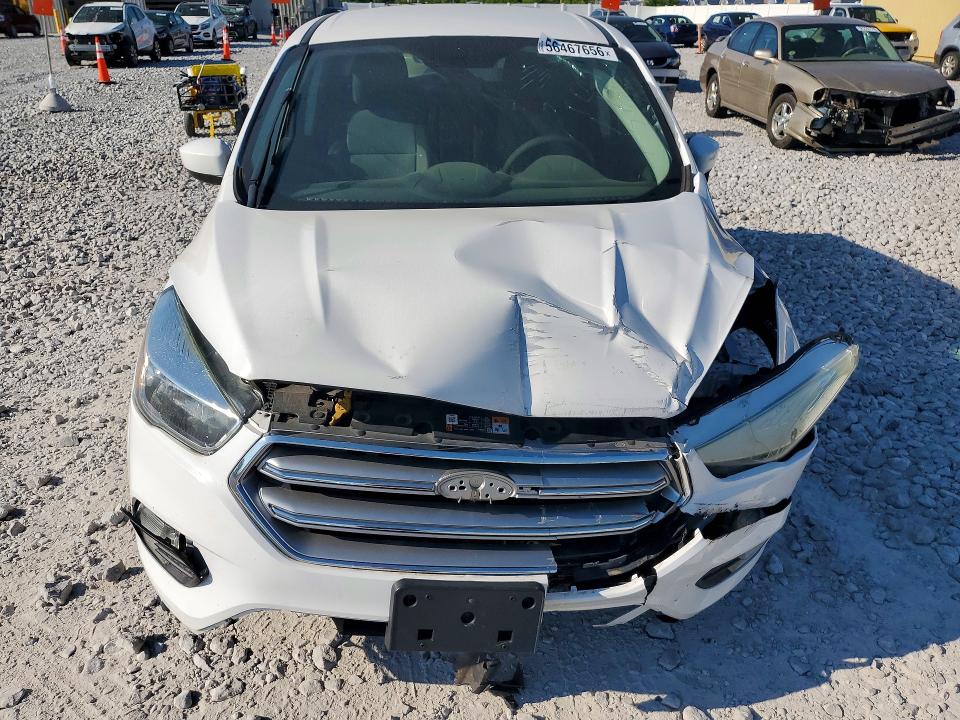 56467656 :رقم المزاد ، 1FMCU9GD1HUD70484 vin ، 2017 Ford Escape مزاد بيع