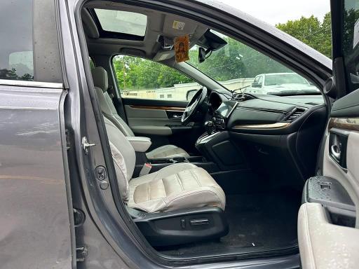 55198366 :رقم المزاد ، 2HKRW2H88JH656043 vin ، 2018 Honda Cr-v مزاد بيع