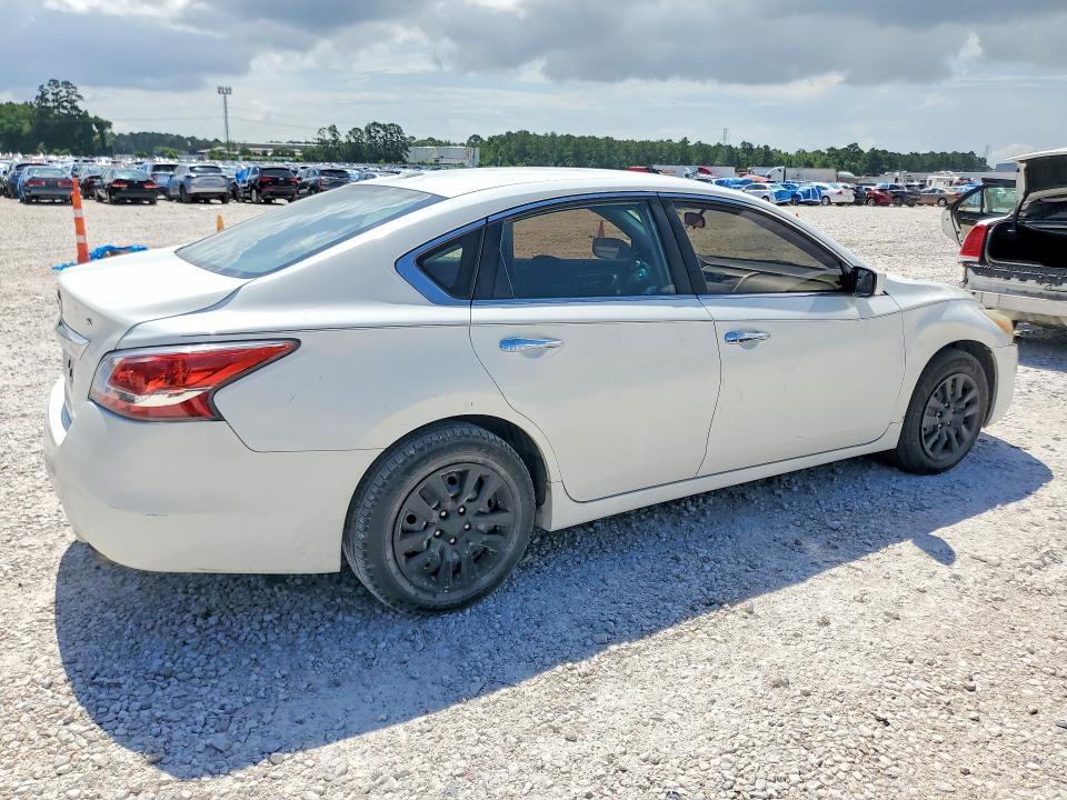 2015 Nissan Altima მანქანა იყიდება აუქციონზე, vin: 1N4AL3AP3FN890634, აუქციონის ნომერი: 54512986