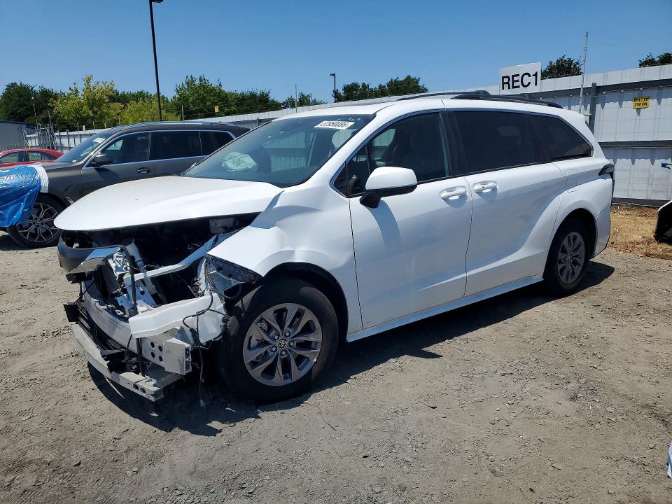 Auction sale of the 2025 Toyota Sienna, vin: 5TDBRKEC1SS253423, lot number: 57950086